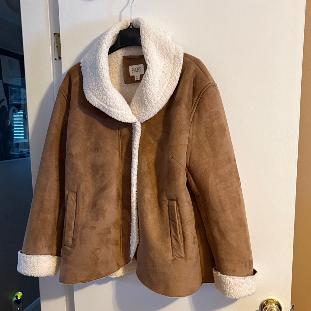 Ava Women's Tan Sherpa Jacket new